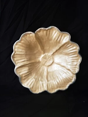 Cuenco de hibisco Julia Knight nieve marfil esmaltado aluminio rosa peonía lirio floral Foto 1 de 4