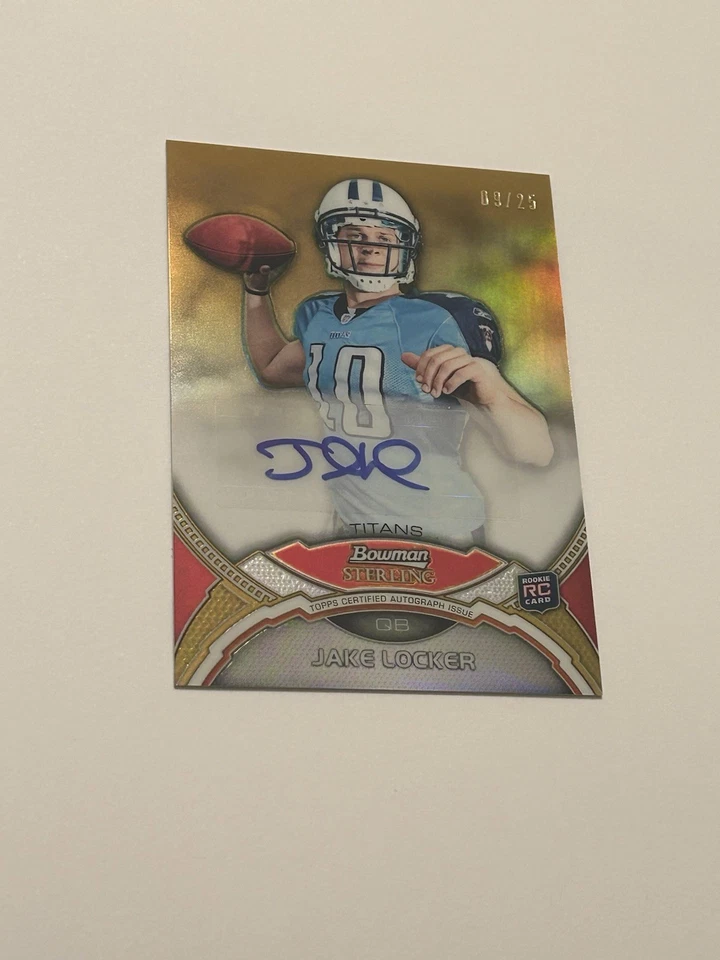 2011 BOWMAN CHROME JAKE LOCKER REFRACTOR AUTO ROOKIE RC TITANS GOLD /25 - Image 1 of 2