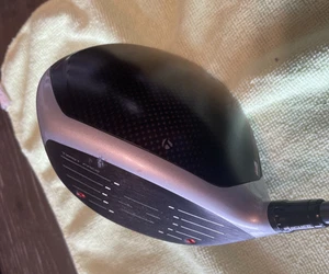 TaylorMade M6 Driver 9 Diamana S+60 Regular Shaft - 44.5 inches. Note Flaw. - Picture 1 of 7