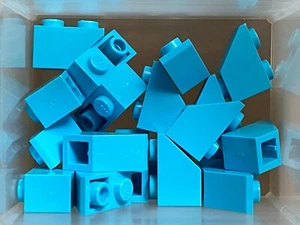 Lego Stck. - Medium Azurblau Slope Inverted 45 2 x 1 - Nr. 3665 - Stck 20 - Bild 1 von 1