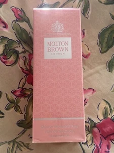 Molton Brown delicioso aceite corporal vibrante de ruibarbo y rosa 3,3 fl. oz. / 100ml - Imagen 1 de 4