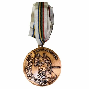 Collectible Paris 1924 VIII Olympiade Souvenir Medal KSV SCHIFFWEILER 1983 - Picture 1 of 5