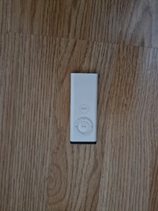Apple A1156 Genuine Remote Control For Apple Imac Macbookvipod Tv - Picture 1 of 2