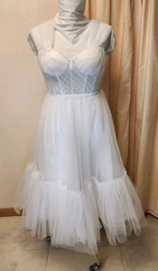 Weißes Tüllkleid mit Schnürung hinten * Gr. 8 (Maße angegeben) * mehrlagig Tüll - Bild 1 von 14