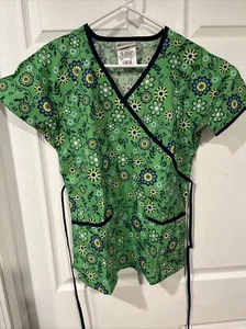 UA Scrubs Scrub Top Green with Flowers Womens Uniform Shirt Size S - Picture 1 of 3