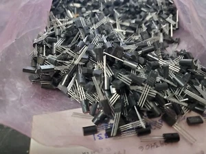 5 pz NOS Motorola MPSW45A TO92L 1 W triodo Darlington 1A/50V nuovo venditore USA - Foto 1 di 7