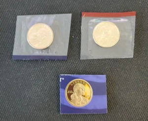 2005 P D and S Proof Sacagawea Golden Dollar From Mint Set (3 Coin) - Picture 1 of 2