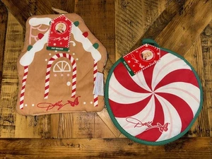 New Dolly Parton DG CHRISTMAS potholder Set GINGERBREAD House & CANDY SWIRL - Picture 1 of 7
