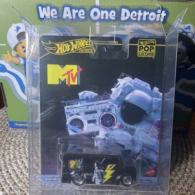 Camión de reparto de lácteos Hot Wheels Premium MTV 2023 cultura pop en estuche Foto 1 de 4