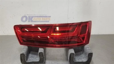 18 2018 AUDI Q7 LUZ TRASERA LUZ PASAJERO DERECHO Foto 1 de 4