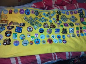 brownies fleece blanket with sew on badges - Picture 1 of 5