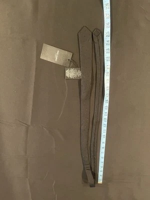 Corbata ajustada para hombre Saint Laurent. $215 Foto 1 de 4