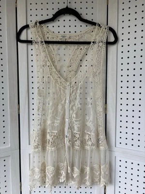 Chaleco Umgee Encaje Crochet Boho Marfil Crema Botón Para Mujer Lg Espalda Corredora Foto 1 de 4