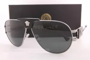 Brandneu Versace Sonnenbrille VE 2252 1001/87 schwarz metallisch/grau für Herren Damen - Bild 1 von 5