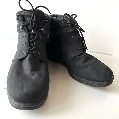 Calentadores de Puntera Botas de Invierno para Mujer Talla 10 De Colección Hechas en Canadá Zapatos Acogedores con Cordones Foto 1 de 4