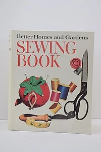 Better Homes and Gardens Sewing Book Vintage 1970 5 Ring Binder Second Edition - Picture 1 of 9