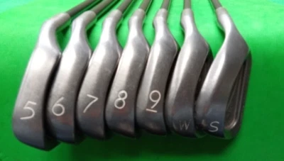 EXCELLENT Ping Eye 2 Iron Set Graphite 5-SW (Serial Numbers Match) Red Dot#PE165 - Image 1 of 4