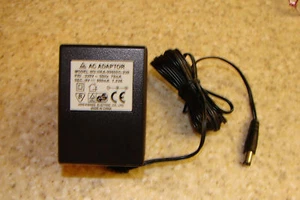 Wall power supply 9v 800mA 7.2VA out 130v 50Hz 70mA in - Bild 1 von 4