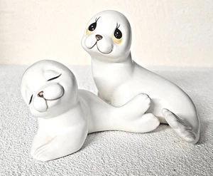 Seal Oxford Ceramic Porcelain White Figurines Big Eyed Mom & Smiling Pup 1970s - Picture 1 of 4
