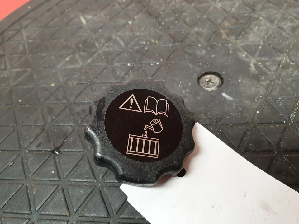 TRIUMPH SCRAMBLER RADIATOR 900 RADIATOR CAP 2020 - Image 1 of 3