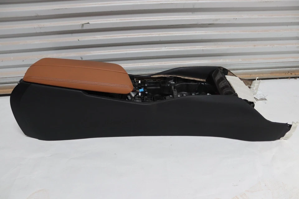 2017-2020 BMW 540I G30 CENTER CONSOLE COMPARTMENT ARMREST ASSEMBLY OEM — 第 1/4 张图片