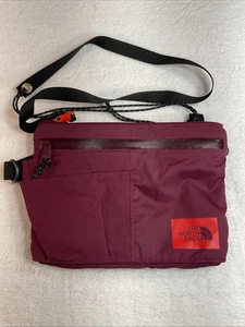 Borsa a tracolla The North Face Mountain  - Foto 1 di 15