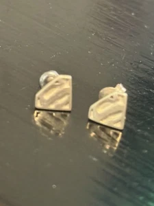 Superman Ohrstecker für Damen Mädchen & Herren 925 Silber - Bild 1 von 3