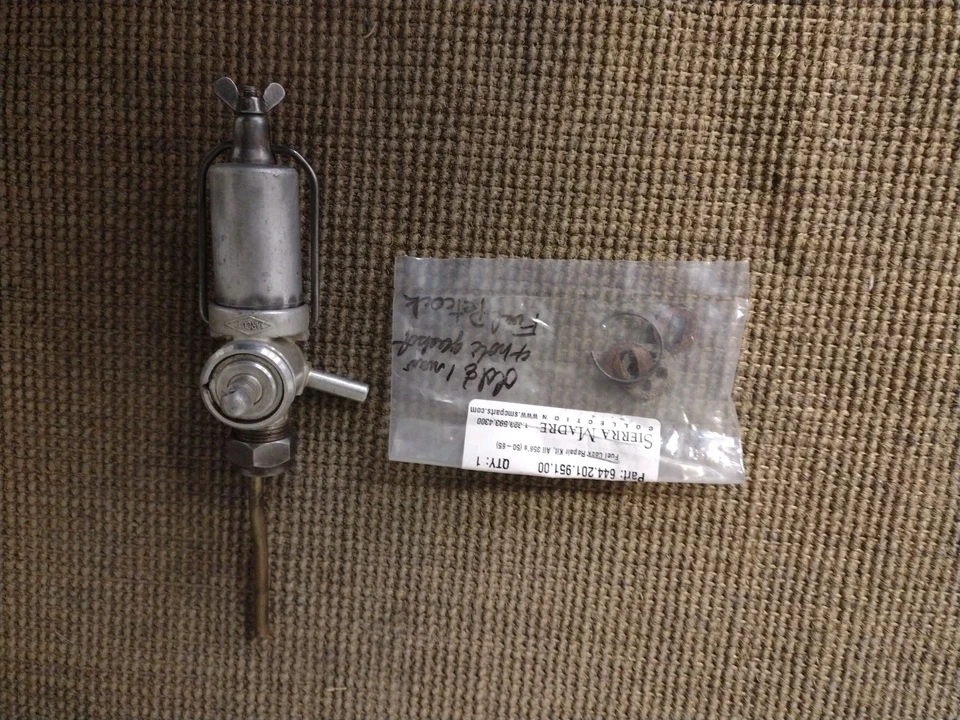 BONITO USADO ORIGINAL KARCO PORSCHE 356B 356C 356SC TANQUE DE COMBUSTIBLE VÁLVULA DE CIERRE PETCOCK Foto 1 de 3