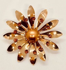 Vintage Gold Tone Rhinestone Daisy Flower Brooch Pin Jewelry