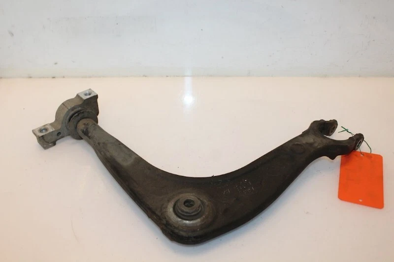 BRAS DE SUSPENSION AVANT DROIT (TRIANGLE) Peugeot 407 SW (6E) 2005 #94255 - Photo 1/1