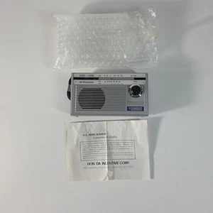 U.S.NEWS & WORLD REPORT AM-FM 2 BAND PORTABLE RADIO WORKING NEW - Picture 1 of 8
