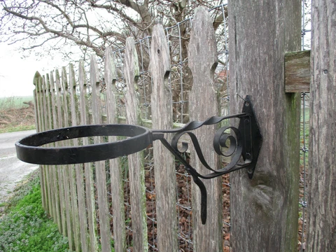 NICE WELL MADE OLD WROUGHT IRON GARDEN WALL HANGER FOR PLANTER, STURDY Cover