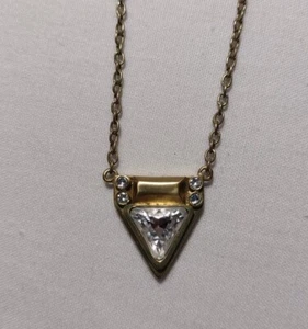 Silpada KR Halskette Indien goldfarben Dreieck mit klaren Glassteinen 16" - Bild 1 von 4