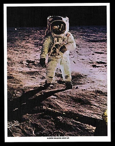 Apolo 11 Aldrin 1969 caminando cerca de LM - foto de 8"x10" (ESP#7707) - Imagen 1 de 1