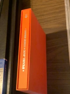 Pearl Jam vs Ames Bros LIMITED EDITION Poster Buch & 2 Drucke 2600 gedruckt NEUWERTIG - Bild 1 von 5