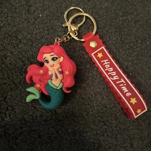 Princess Ariel The Little Mermaid Silicone And Metal Keychain - Picture 1 of 1