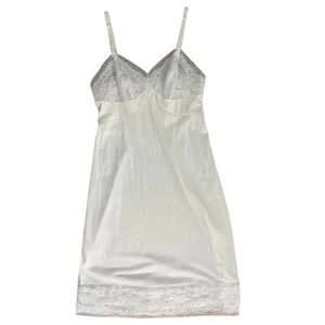 Vanity Fair Full Slip Dress Women’s Sz 32 White Floral Lace Details 1980 Vintage - Picture 1 of 11