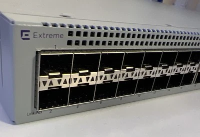 Extreme EC720003X-E6 VSP 7254XSQ 48x1 10G SFP+ & 6x40G QSFP+Switch - Image 1 of 4