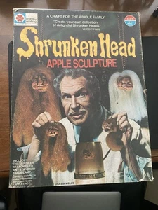 RARE VINTAGE 1975 MB SHRUNKEN HEAD APPLE SCULPTURE KIT VINCENT PRICE HORROR - Bild 1 von 5