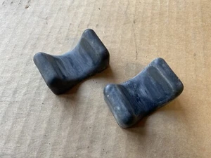 85 Honda GL1200 Goldwing Radiator Upper Mount Bushing Set OEM GL1200A -64 - Picture 1 of 3