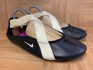 nike flat shoes for ladies