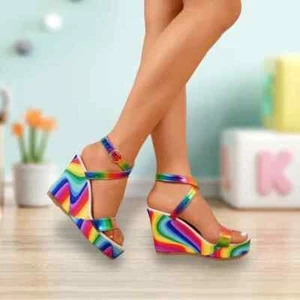 Damen-Heels Freizeit zehenfrei Regenbogenriemen - mehrfarbig Keilabsatz - Bild 1 von 3