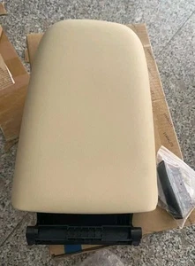 2017-2019 Cadillac XT5 ARMREST VANILLA NEW OEM GM 84473175 84093717 - Picture 1 of 5