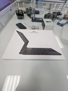 iPad Magic Keyboard for iPad Air 11 Inch - Picture 1 of 3