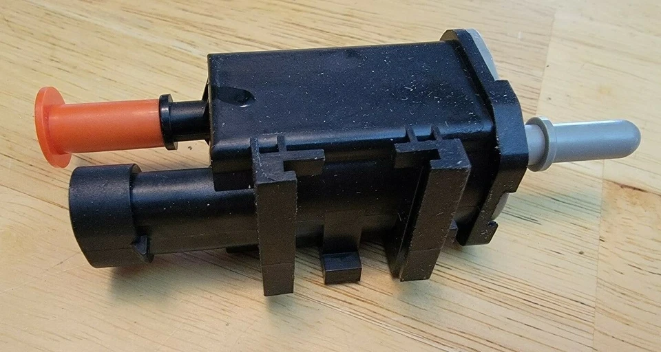 Electroválvula de control de evaporador de tanque de combustible NAPA 2-282571 NUEVO DE STOCK Foto 1 de 4