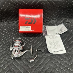 Daiwa Procyon AL Spinning Fishing Reel - PCNALT2500D-XH - Picture 1 of 3