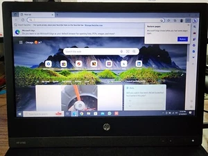 HP U160 15.6-Inch USB Powered Mobile LED-Lit Monitor with Stand/Case - Picture 1 of 18