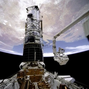STS-61 Hubble Weltraumteleskop RMS Wartung Space Shuttle Endeavour 12x12 FOTO - Bild 1 von 1