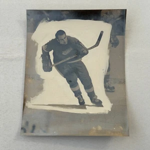 Detroit Red Wings Hockey Player Photo Photograph Vintage Unidentified - Picture 1 of 7