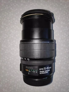 Canon EF-S 15-85mm f/3.5-5.6 IS USM - Imagen 1 de 10